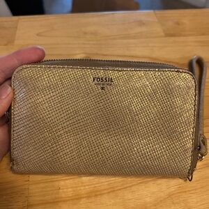 Fossil Gold Textured Leather Wallet Womens Billfold w Strap 3.5 by 6.5 inches